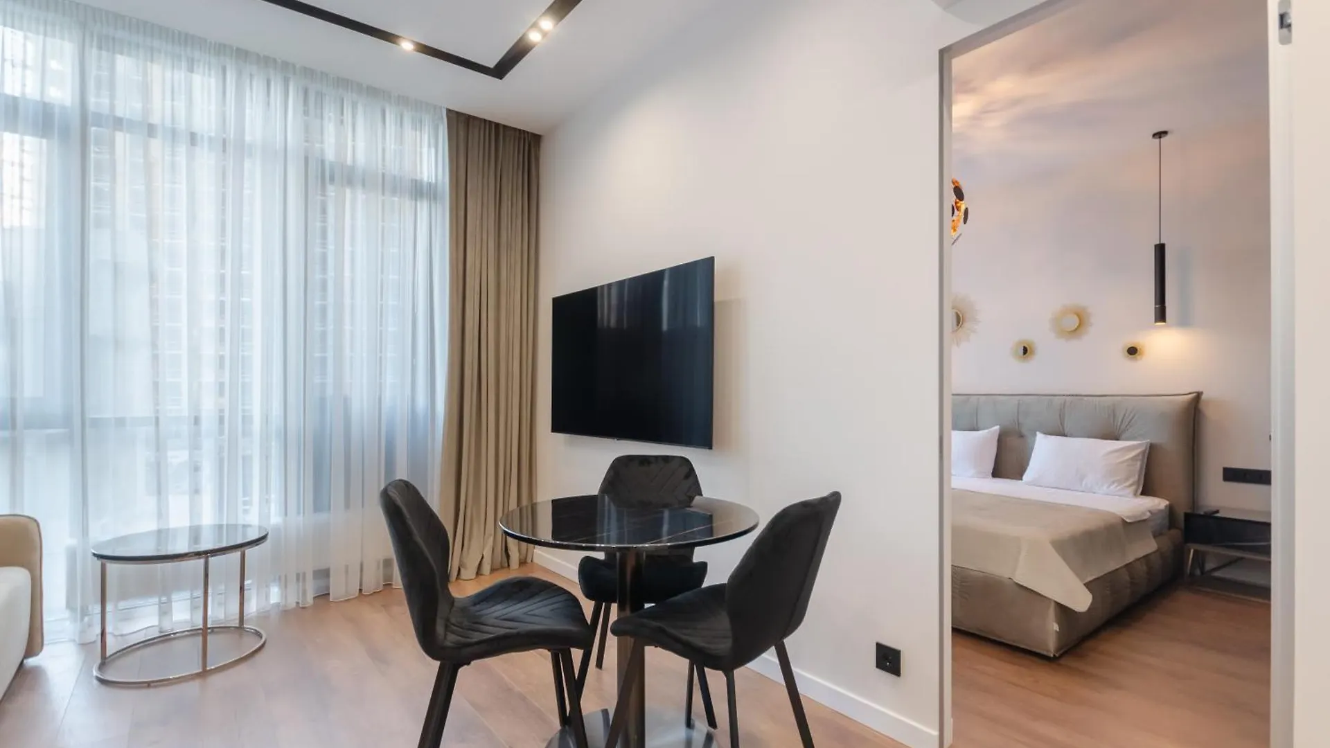 Petrovdom 2-5 New Apartment In Rc Novopecherski Lypky, 19B Andrii Verkhogliad Street Kiev
